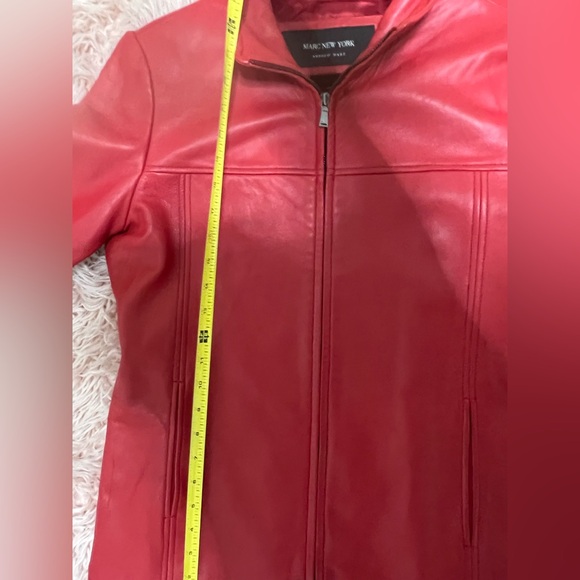 Red leather jacket - Picture 6 of 9